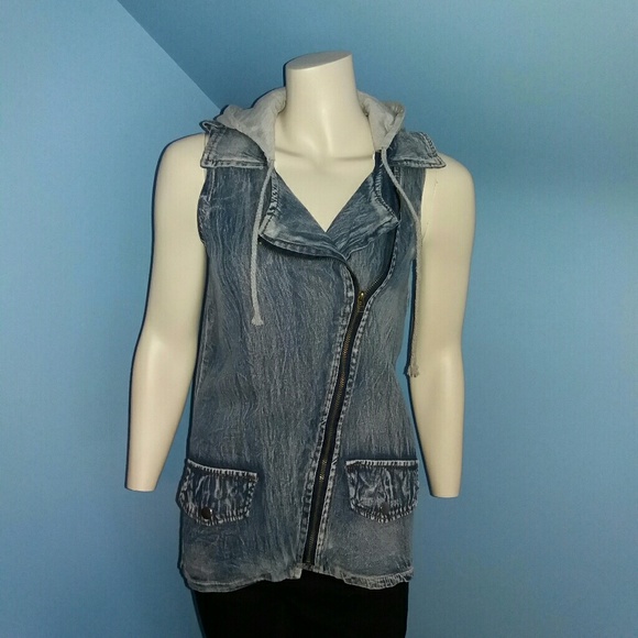 Denim "She Brings the Rain" graffiti - Picture 5 of 5